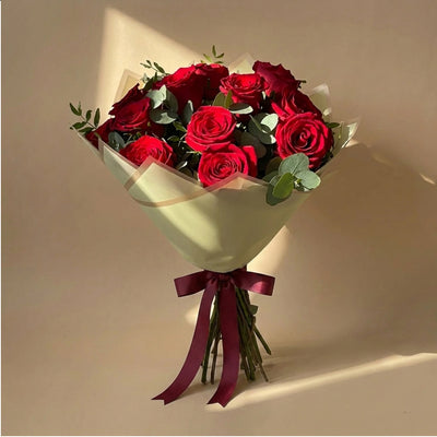 12Pcs Red Rose Flower Round Shape Bouquet